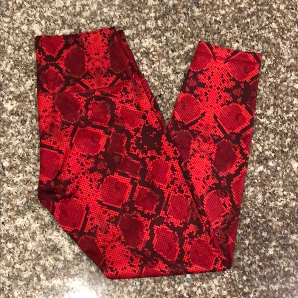 Lululemon Wunder Under Hi-Rise, Size 6, 25” inseam